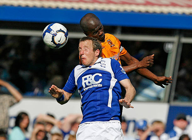 龙舟运动提 龙舟运动提